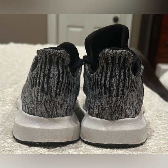 Big kids Adidas Swift Run 1.0 sneakers - Picture 6 of 7